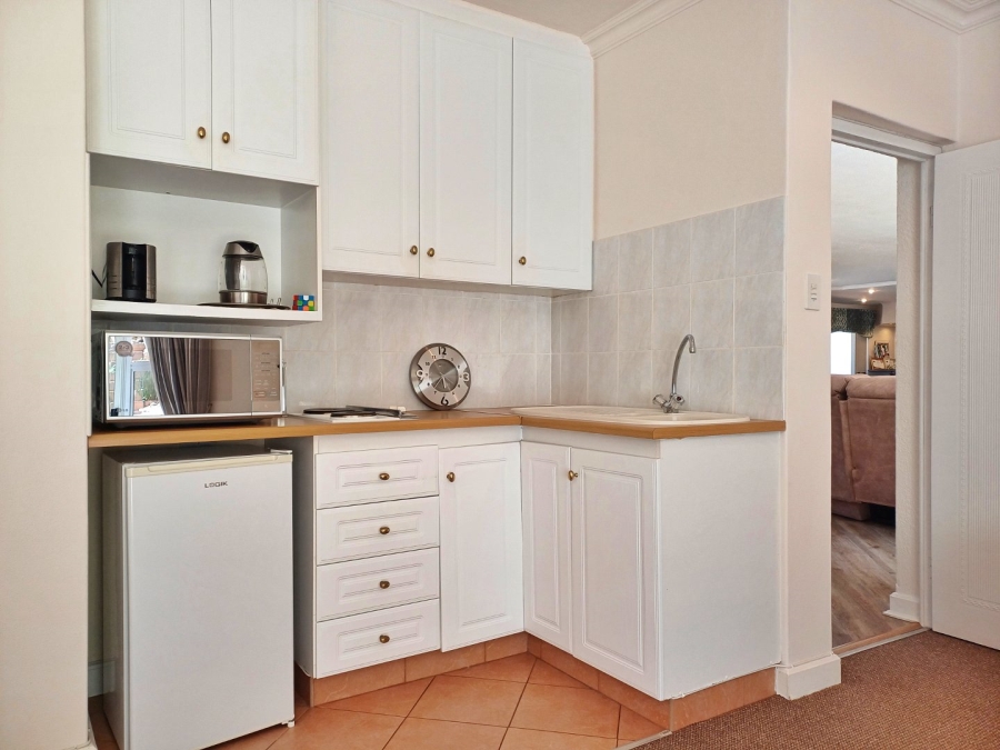 5 Bedroom Property for Sale in Outeniqua Strand Western Cape